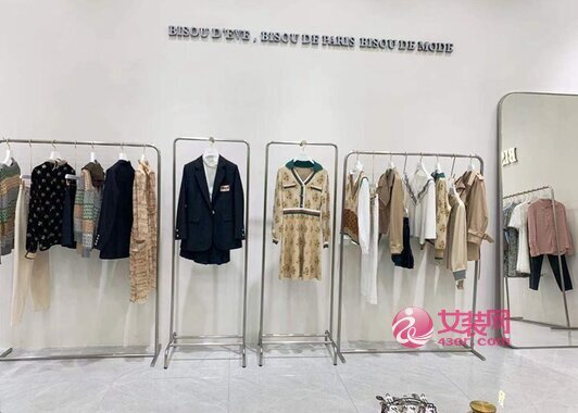 服装店挂衣服技巧 什么地方该挂什么款原来都有讲究(图2)