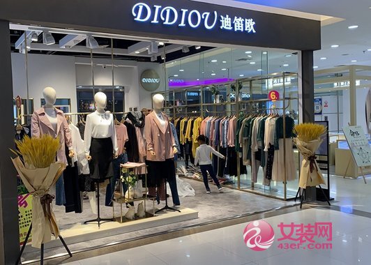 卖衣服技巧语言怎么说 如何拉近客户和导购之间的距离(图1) 卖衣服技巧语言怎么说 如何拉近客户和导购之间的距离(图1)