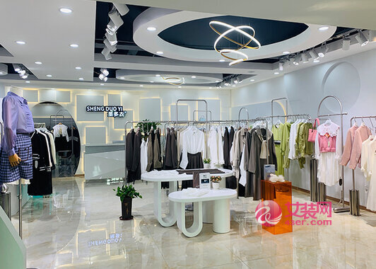 开女装店如何找货源？2022秋冬女装拿货渠道推荐(图2)