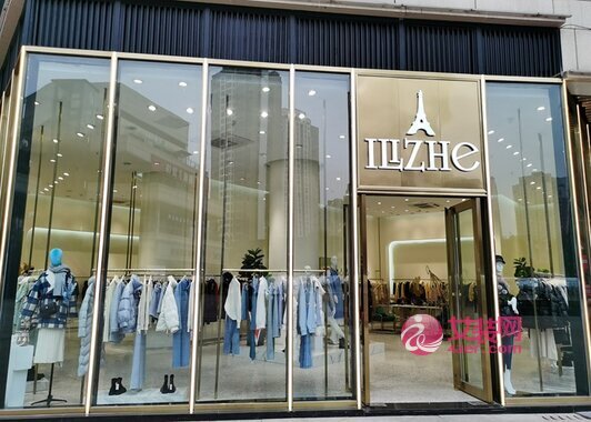 开服装店选商场店还是选街边店好 服装店选址技巧分享(图1) 开服装店选商场店还是选街边店好 服装店选址技巧分享(图1)